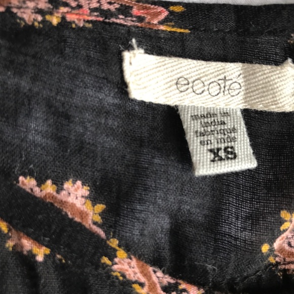 Urban outfitters black floral cami - Picture 3 of 3